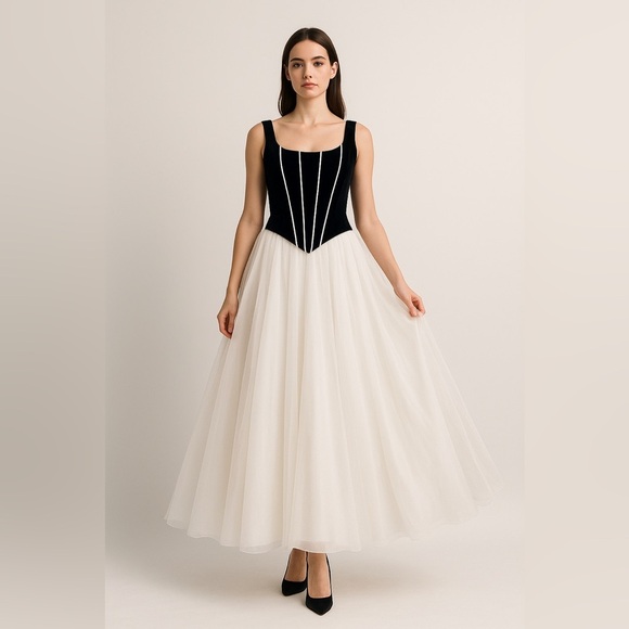 90s Zum Zum by Niki Livas velvet corset-look gown — black bodice tulle skirt - Picture 12 of 13